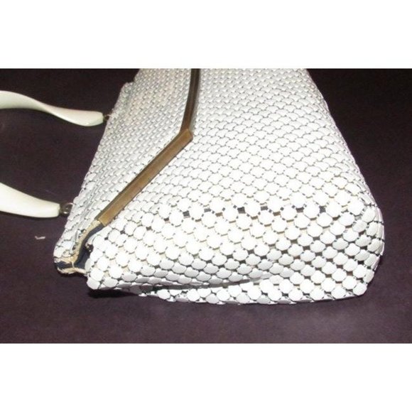 Whiting and Davis Vintage Cream Enamel Mesh Chainmaille and Lucite Handle - Picture 3 of 9
